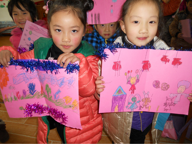 幼儿园的手工新年贺卡_小朋友制作新年贺卡_新年贺