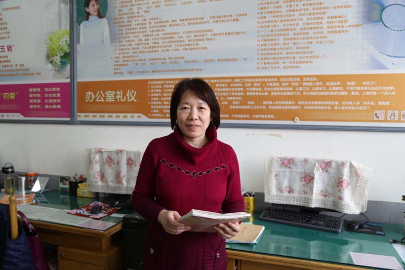 刘冬梅老师这样写到:你虽不是驰骋疆场的将军,却有三尺舞台上的胸有成