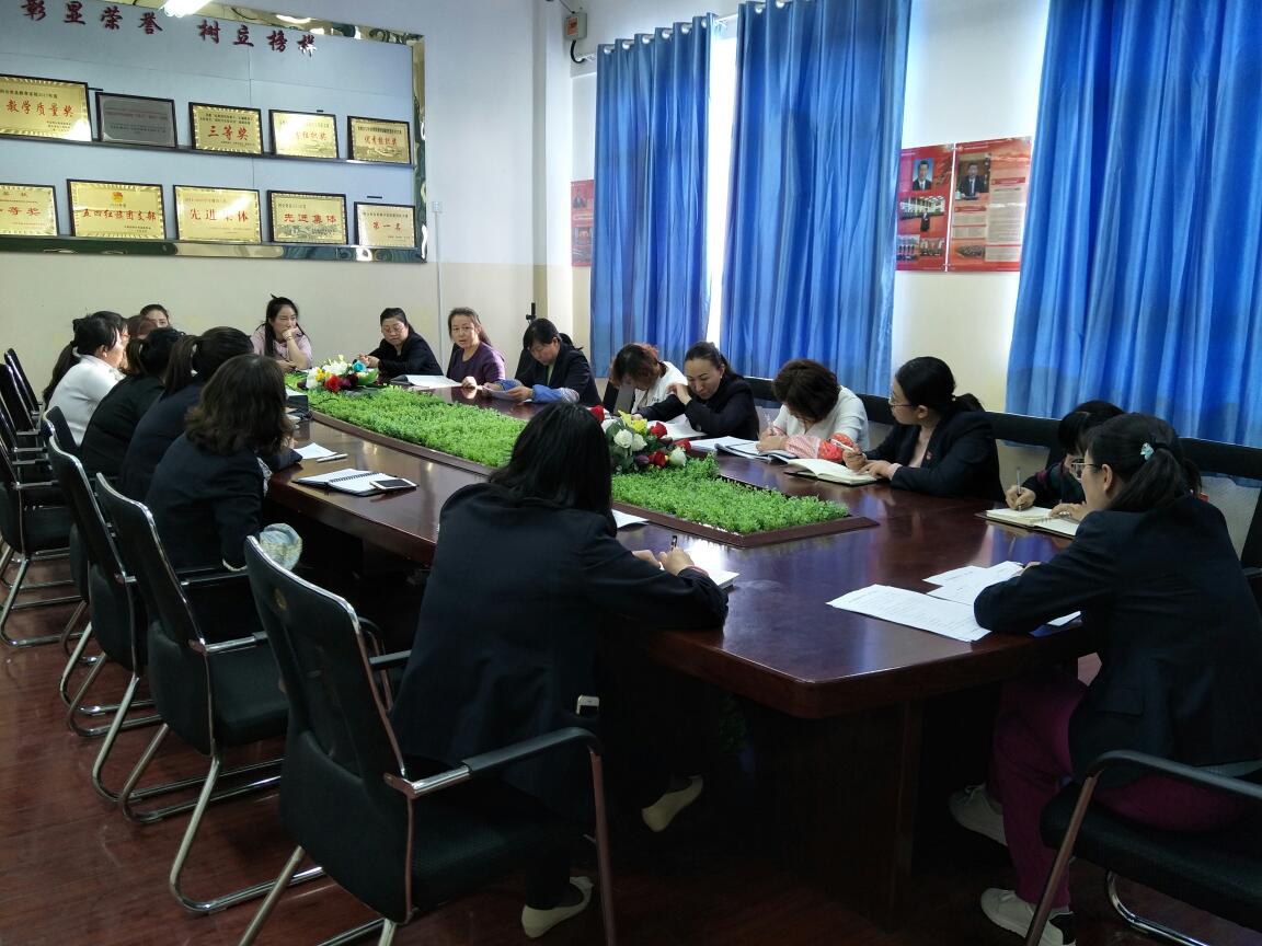 15                    地点:阿合奇县团结小学 参加人数:27人